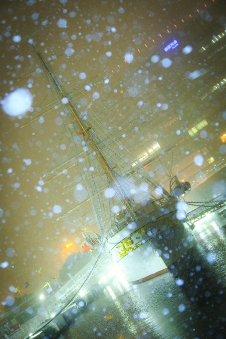 雪の日本丸 夜景スナップ